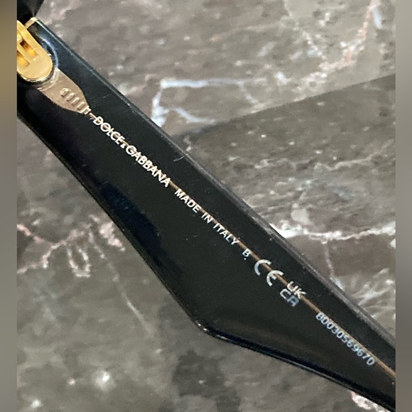 Dolce & Gabbana Sunglasses With Case - Picture 15 of 16